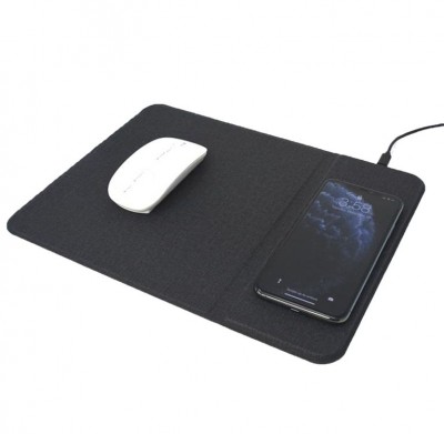 Qi Mouse Pad shown with a mouse on it